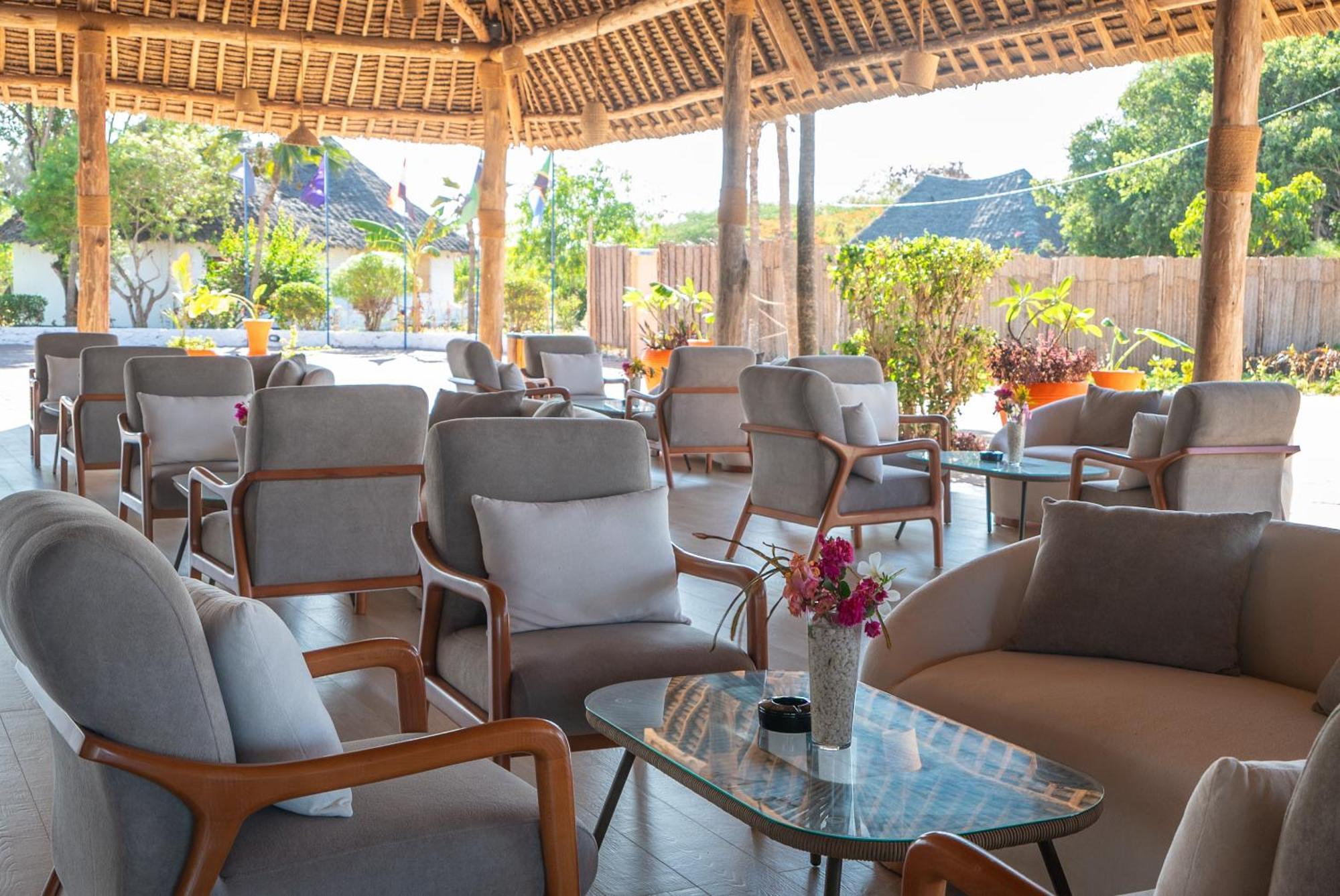 Royal Mandarin Hotel & Resort ปวานี มาชังกานี ภายนอก รูปภาพ